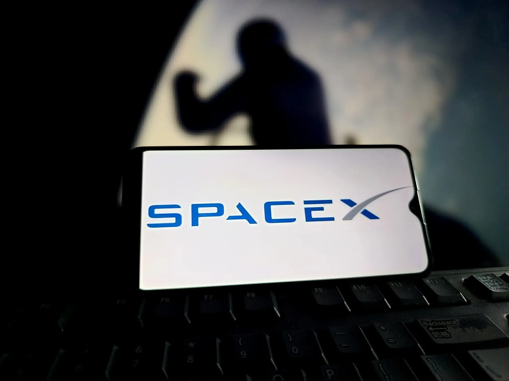 SpaceX再签AI算力大单:开源AI公司Reflection月付1.5亿美元,租用GB300