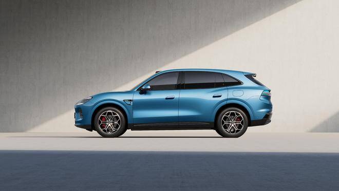 启境GX7全球首秀:阔五座SUV 20秒一键自动成床