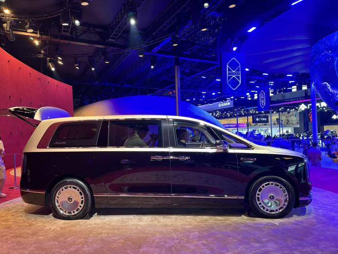 旗舰豪华MPV新高度 尊界V800亮相2026成都车展